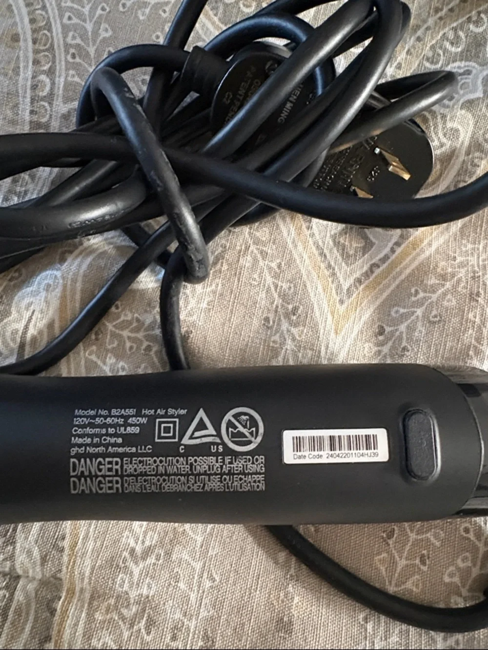 ghd Black Heated Round Styling Brush with Quilted Heat Pouch - Picture 6 of 8